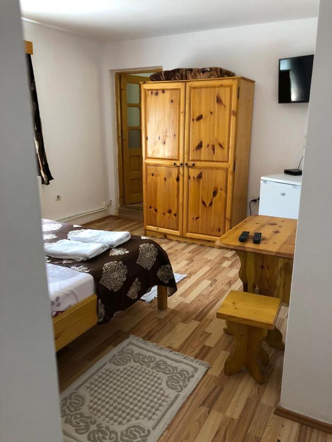 Pensiunea Cerbul Lacu Roșu Exterior foto